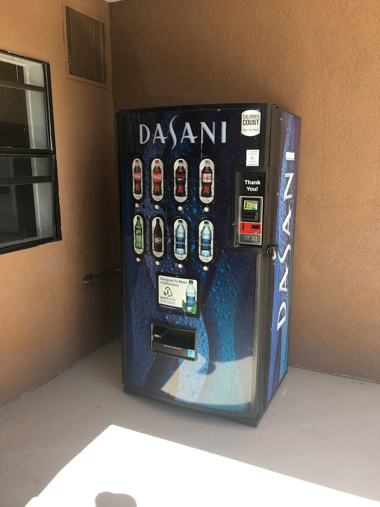 Days Inn By Wyndham Airport - 피닉스 외부 사진