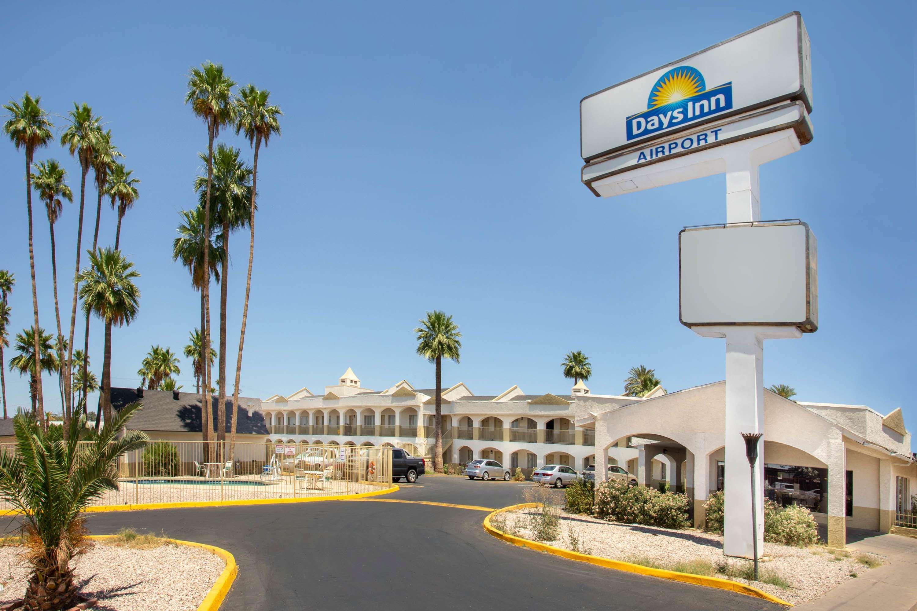 Days Inn By Wyndham Airport - 피닉스 외부 사진